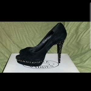 Black suede Steve Madden peep toe pumps